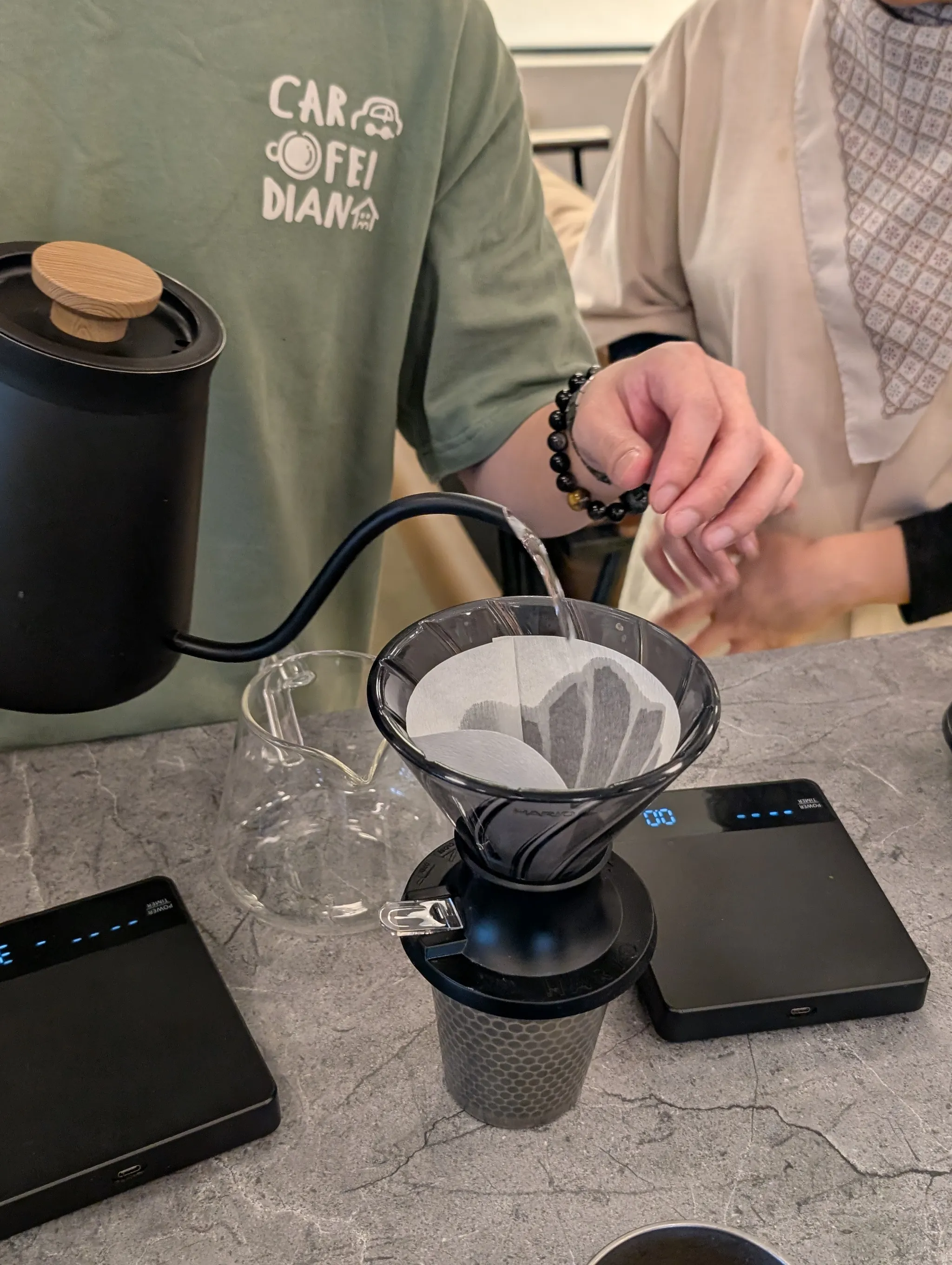 Wetting filter paper in V60
