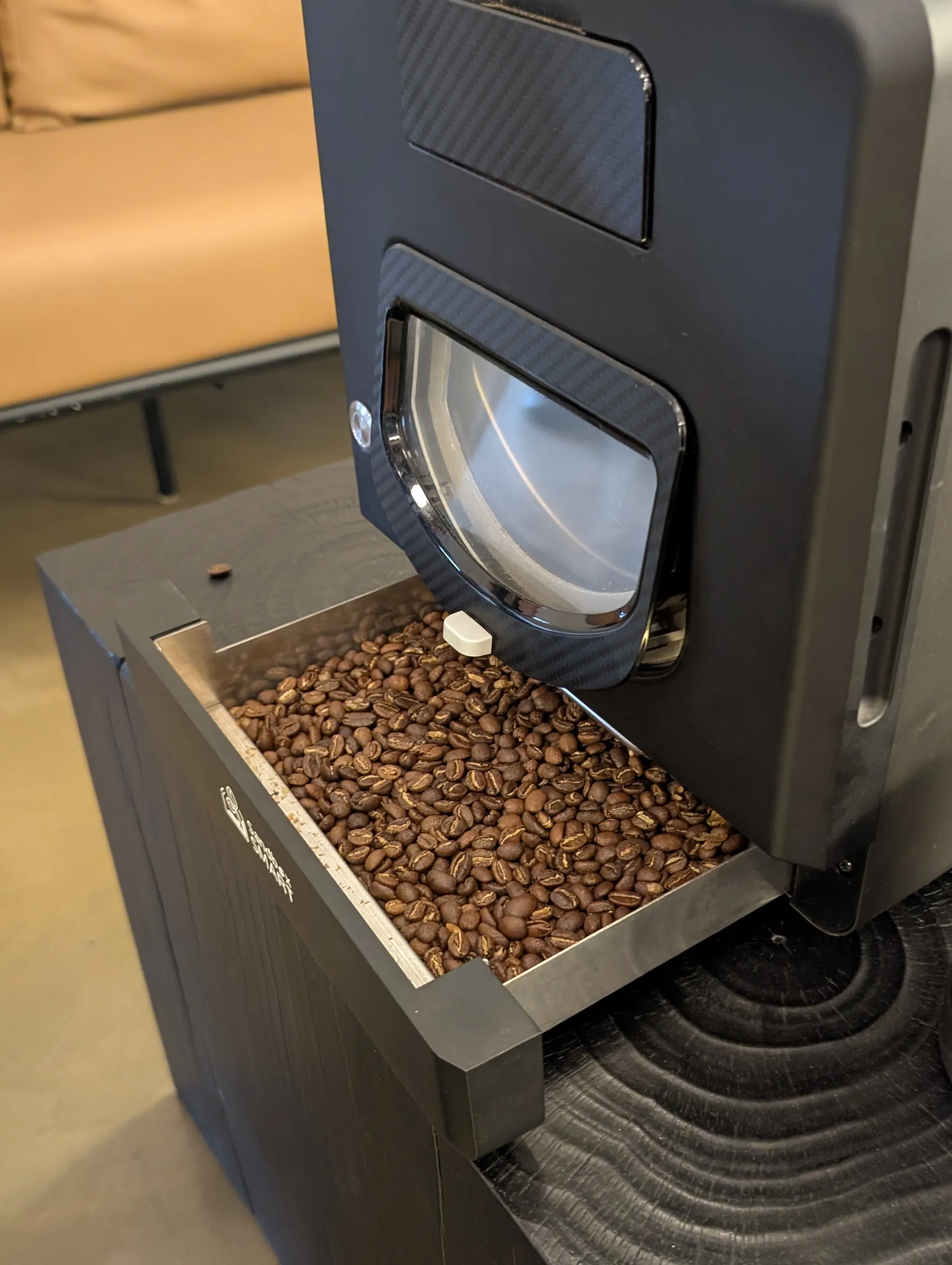 Roasted coffee beans